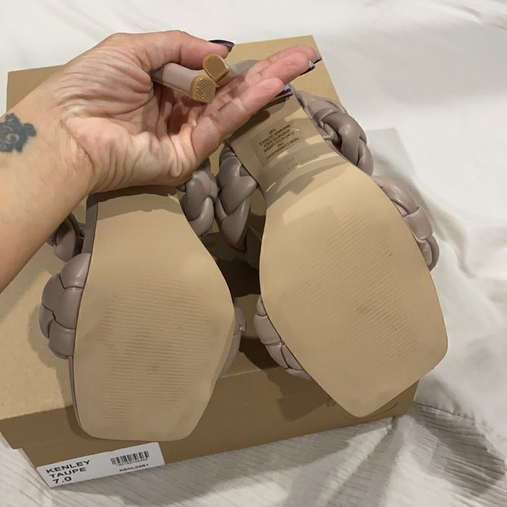 Steve Madden new sandals  - Picture 4 of 5